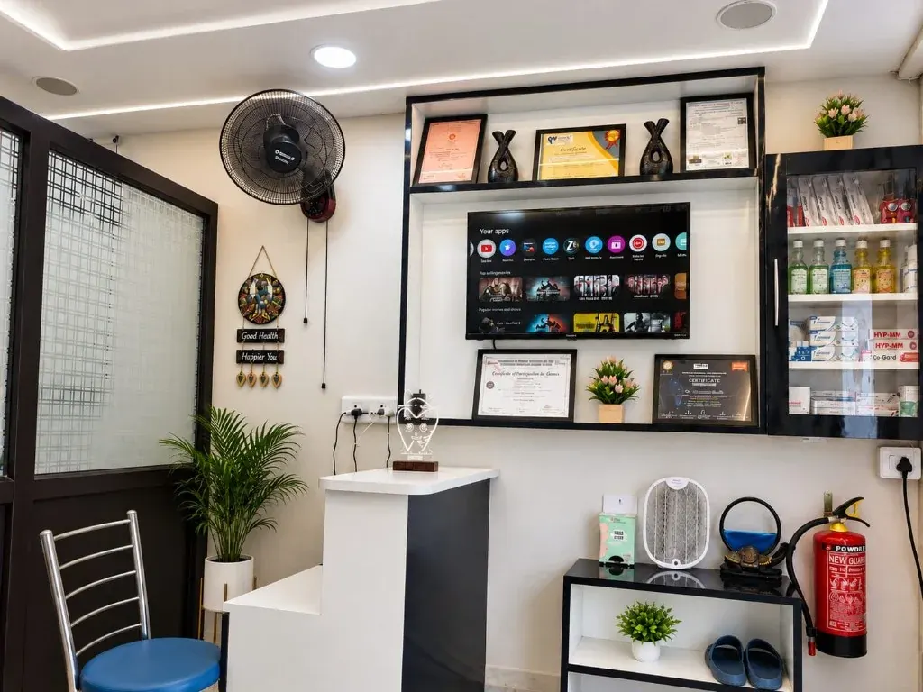 Reception and interior of Roots & Pulp Dental Clinic in Aliganj, Lucknow